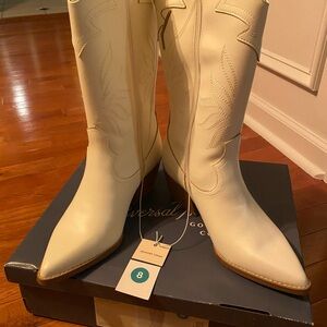 NWT Universal Thread Elegant Iris Boots